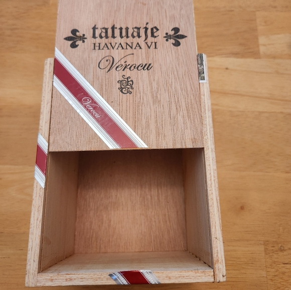 Cigar Boxes - Picture 7 of 11